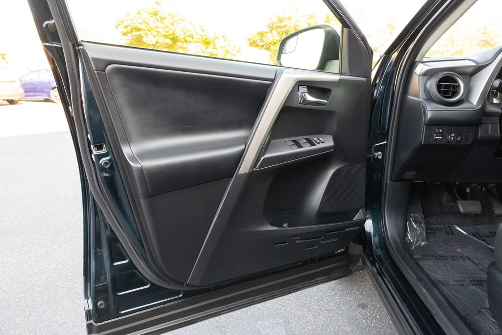Used 2018 Toyota RAV4 XLE w/ All Weather Liner Package FWD image 14