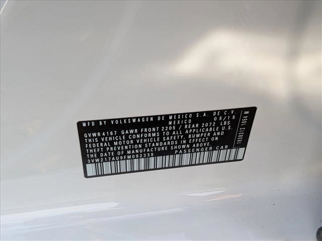 Used 2015 Volkswagen Golf S image 22