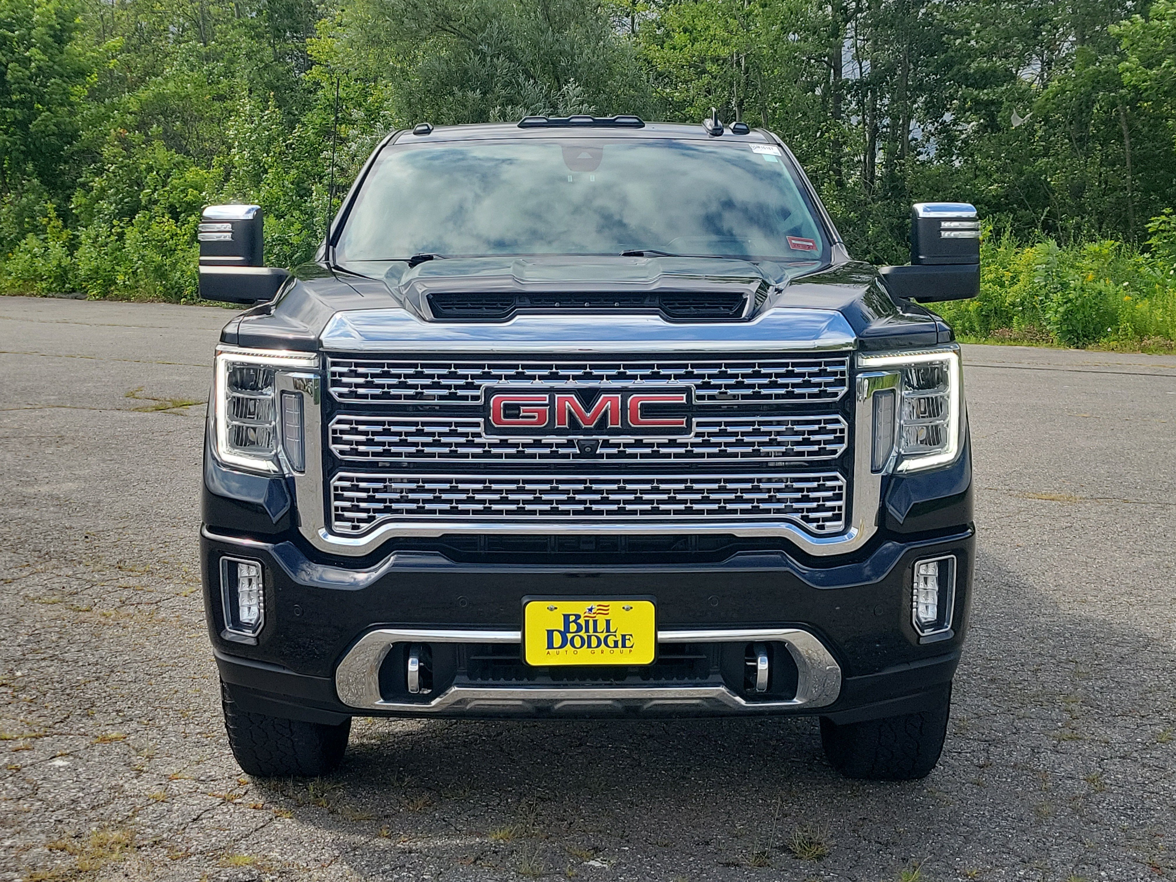 Used 2023 GMC Sierra 2500 Denali w/ Denali Ultimate Package AWD/4WD image 2