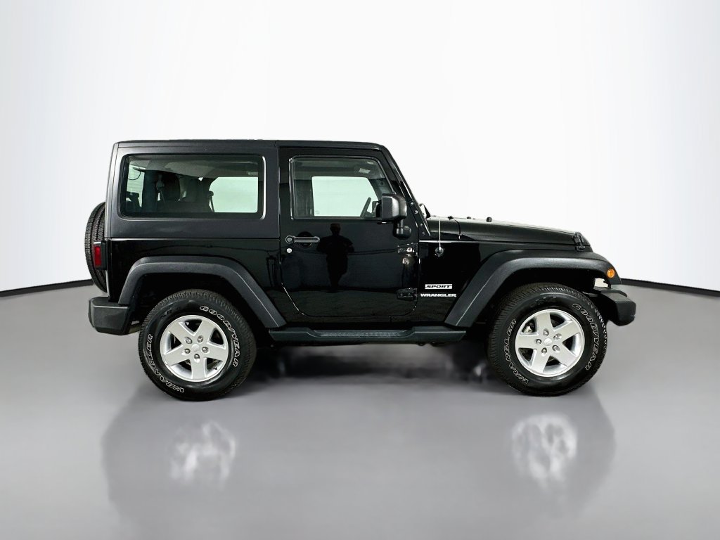 Used 2015 Jeep Wrangler Sport AWD/4WD image 9
