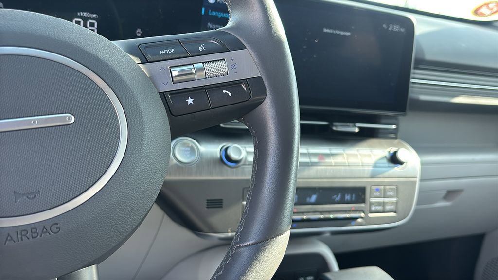 Used 2024 Hyundai Kona SEL image 18