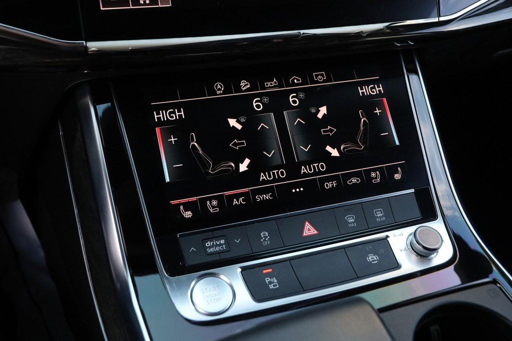 Used 2019 Audi Q8 Premium Plus w/ Premium Plus image 19