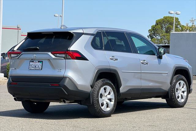 Certified 2023 Toyota RAV4 LE AWD/4WD image 2