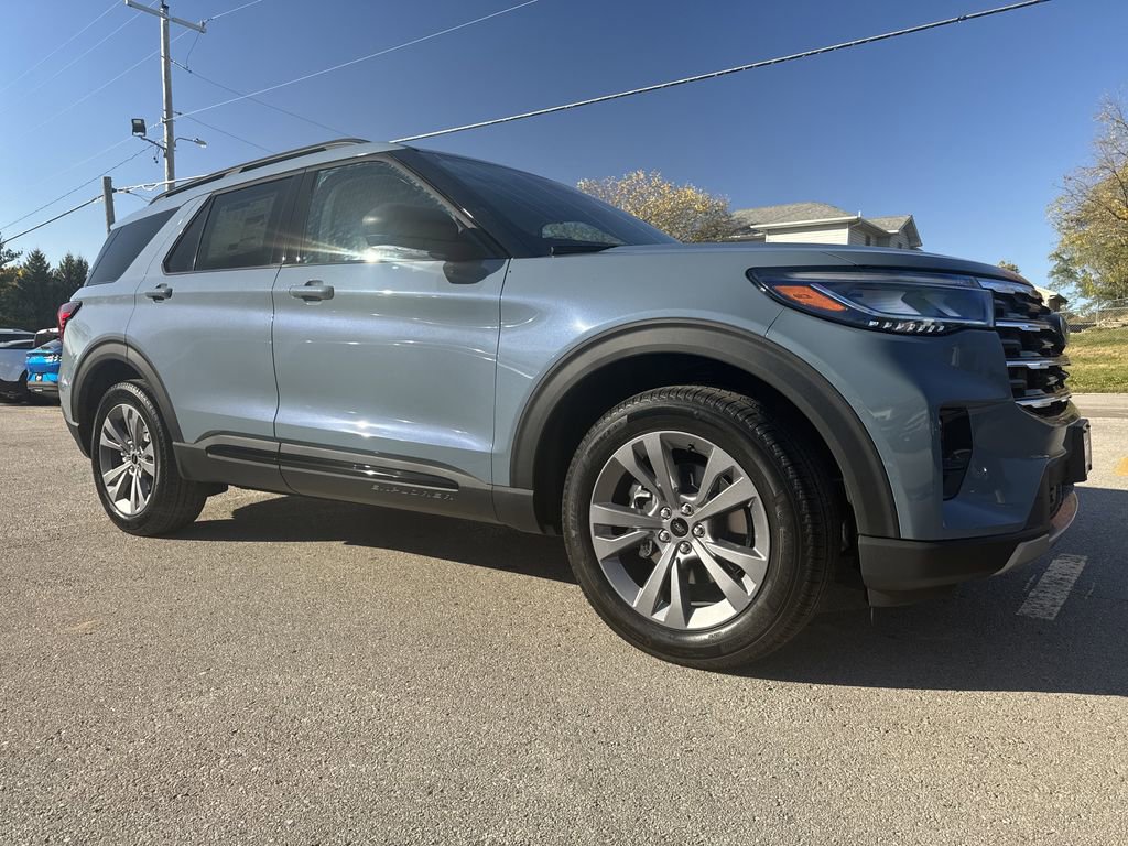 New 2026 Ford Explorer Active image 4