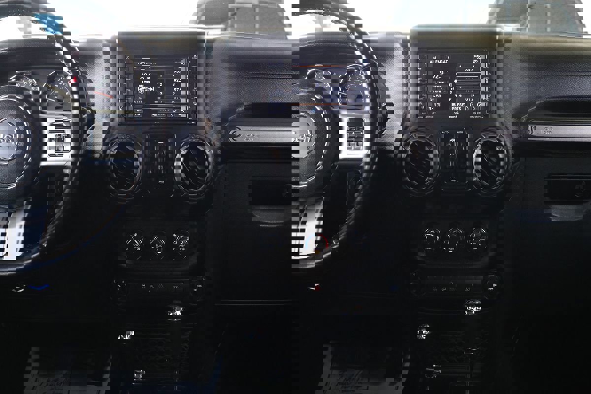 Used 2018 Jeep Wrangler Unlimited Sport image 14