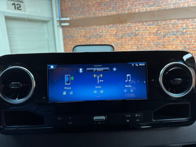 Used 2025 Mercedes-Benz Sprinter 2500 image 18