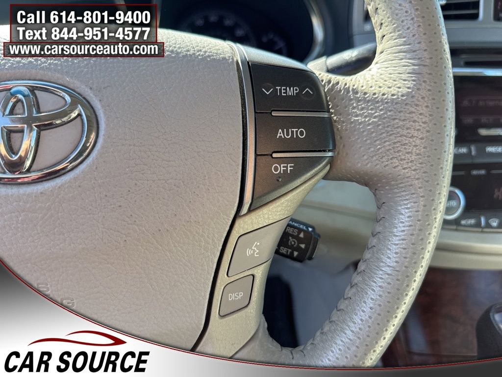 Used 2012 Toyota Avalon Limited image 19