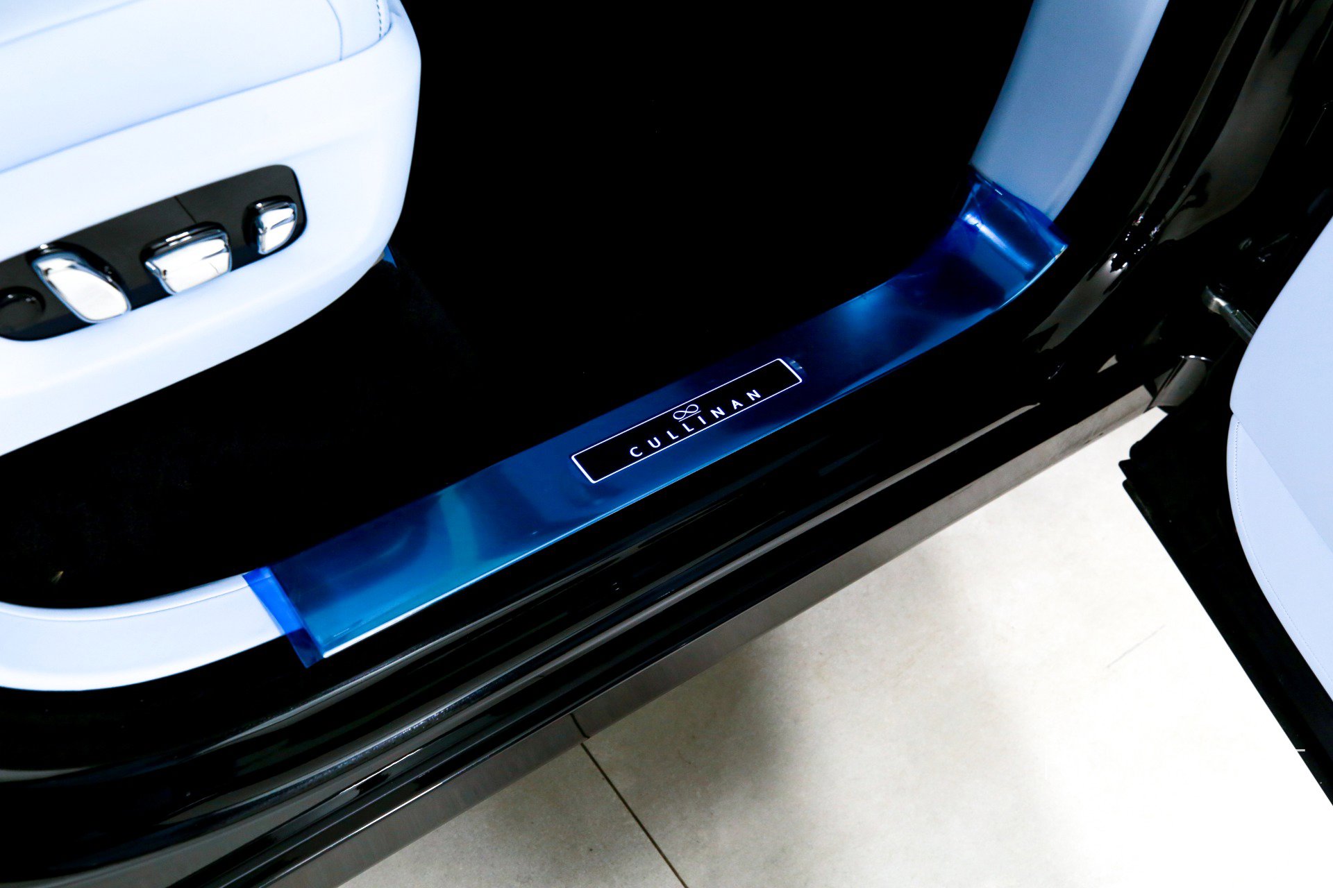 New 2026 Rolls-Royce Cullinan Black Badge image 38