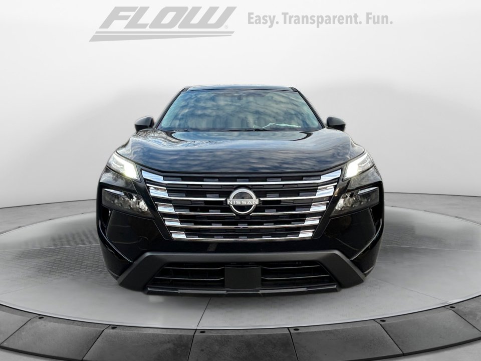 Used 2025 Nissan Rogue S image 2