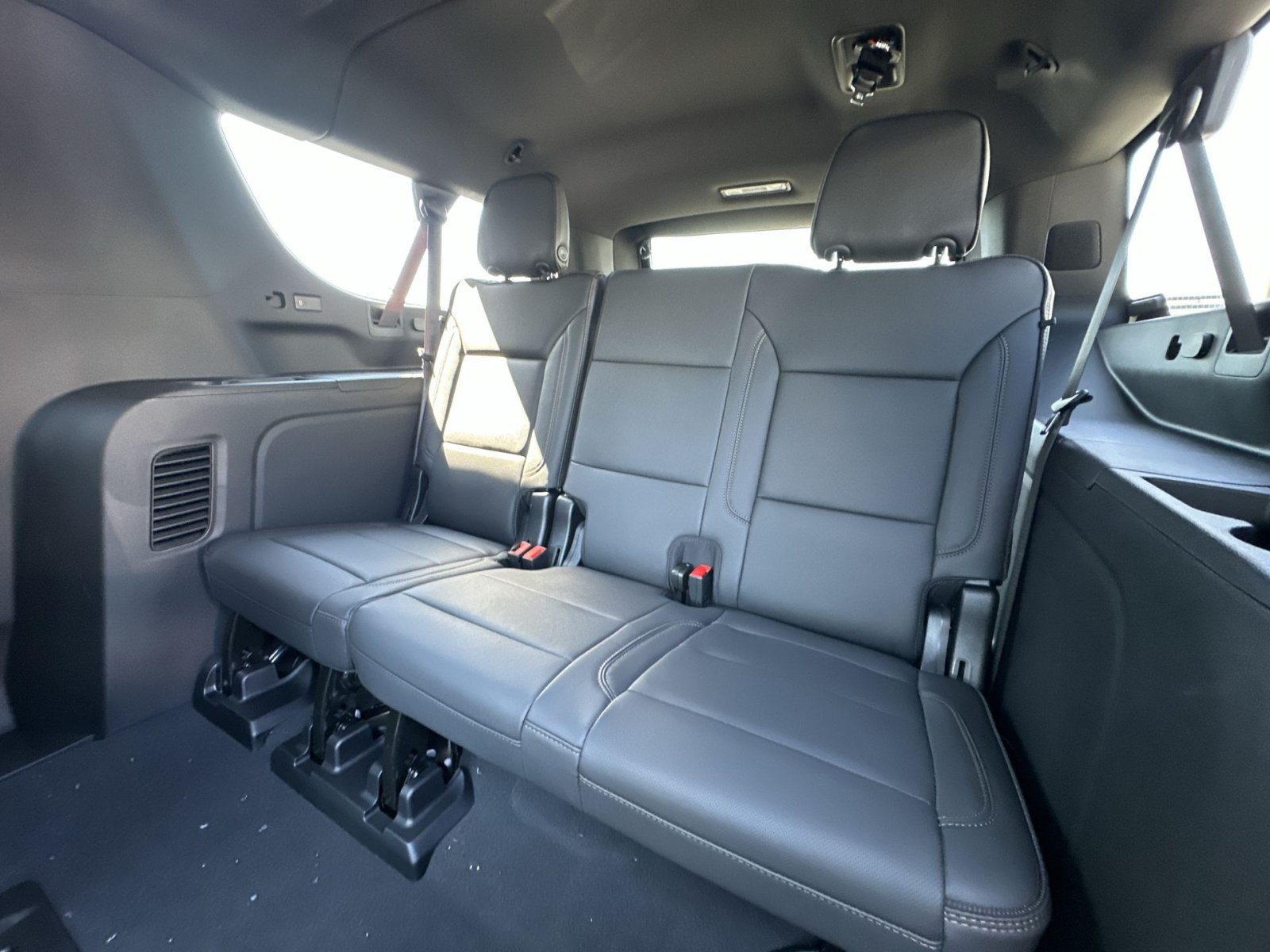 New 2026 Chevrolet Suburban High Country AWD/4WD image 26
