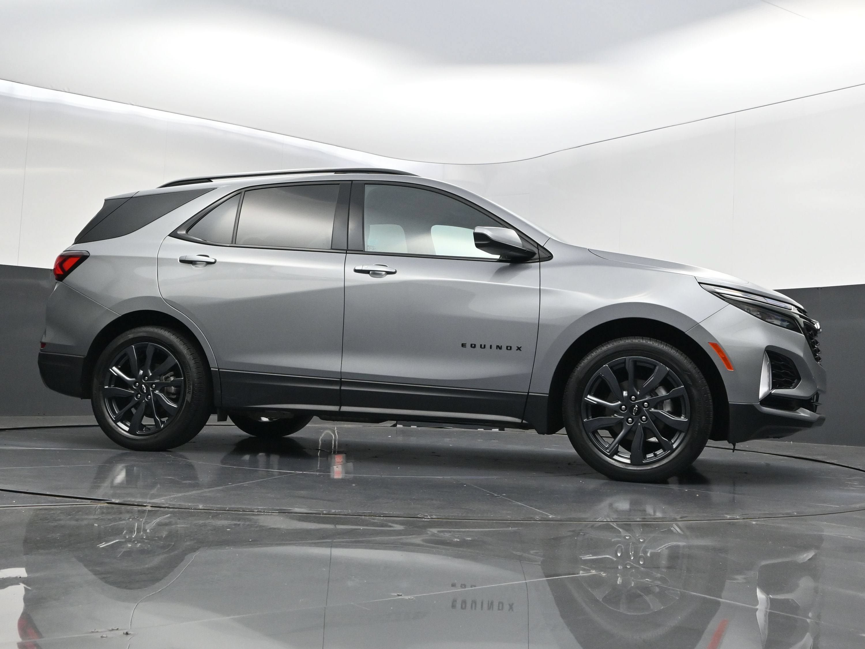 Certified 2023 Chevrolet Equinox RS FWD image 45