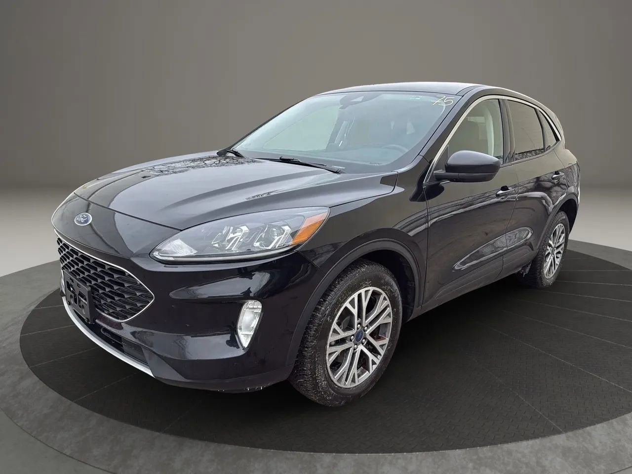 Used 2022 Ford Escape SEL image 1