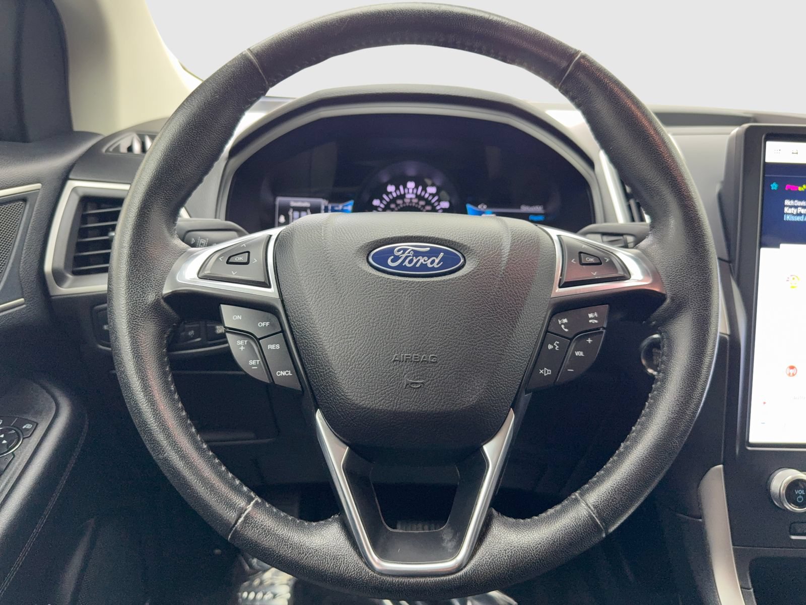Used 2022 Ford Edge SEL w/ Convenience Package AWD/4WD image 19