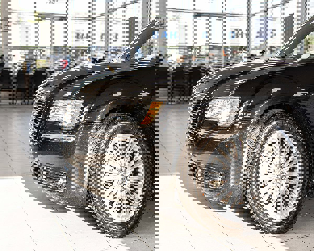 Used 2012 Chrysler 300 C w/ 19-Premium Speaker Group AWD/4WD image 5