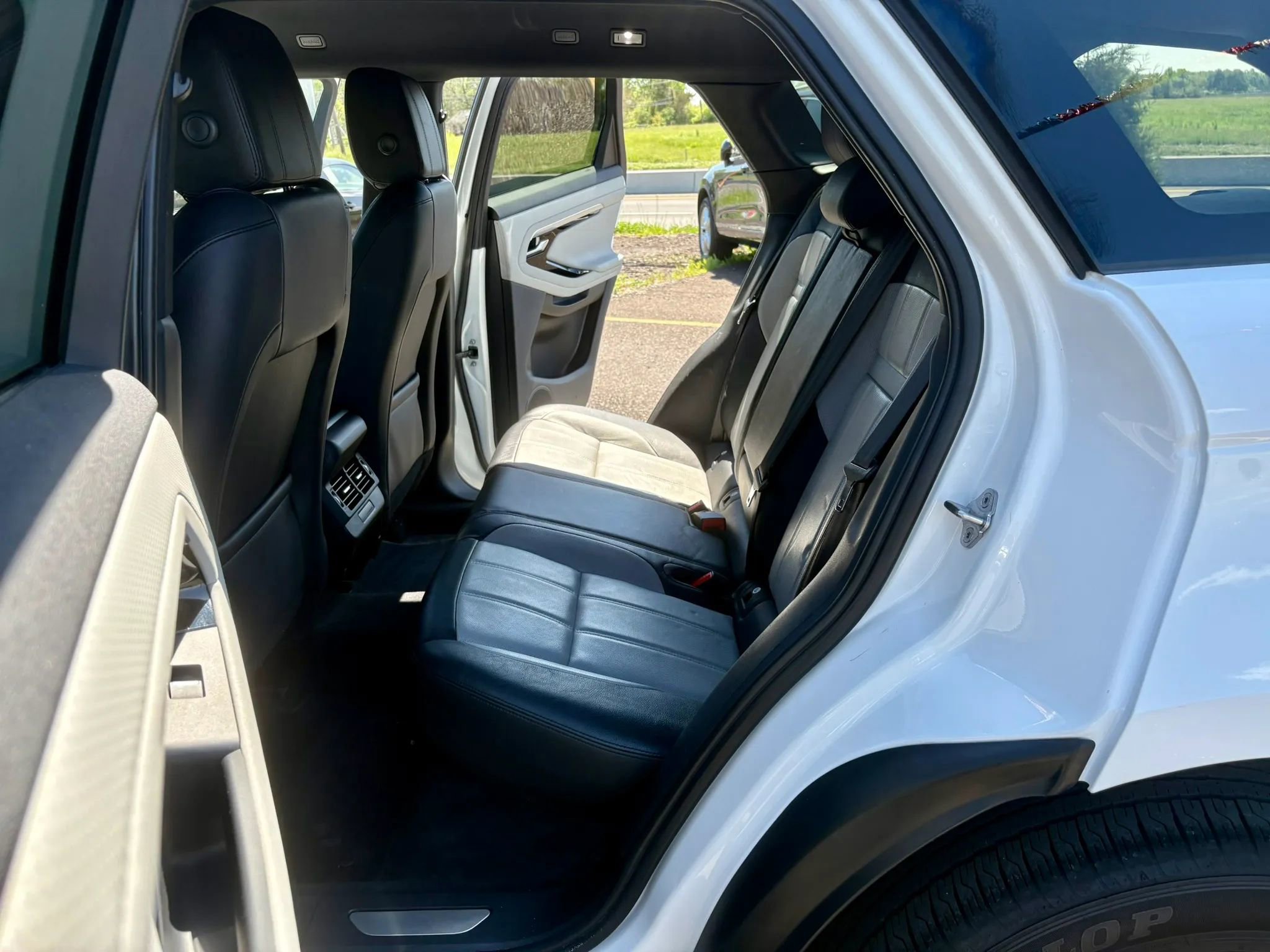 Used 2020 Land Rover Range Rover Evoque R-Dynamic S AWD/4WD image 19