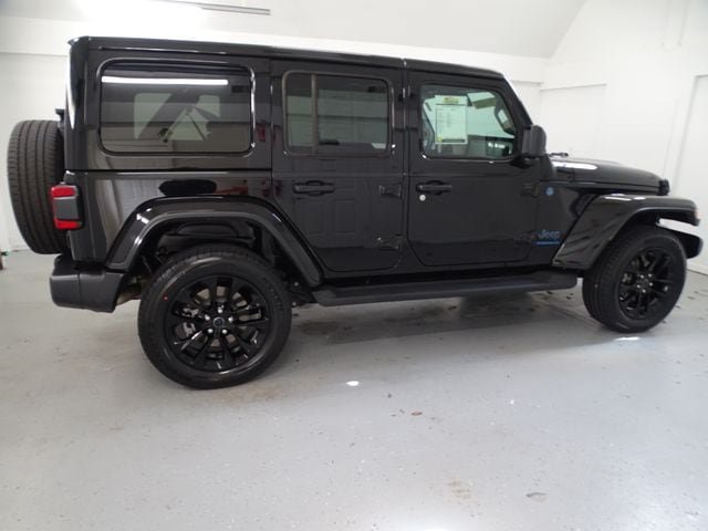 Certified 2025 Jeep Wrangler Unlimited Sahara AWD/4WD image 22