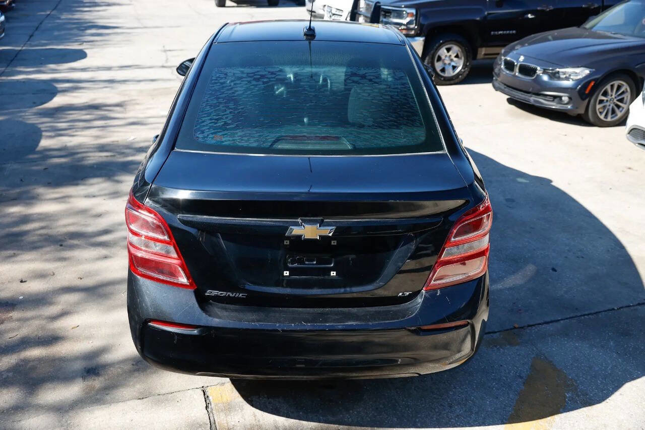 Used 2017 Chevrolet Sonic LT image 9