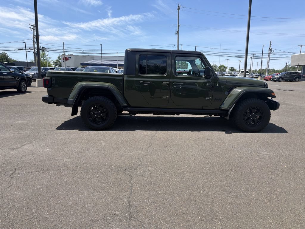 Used 2023 Jeep Gladiator Sport AWD/4WD image 6