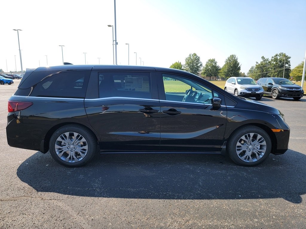New 2026 Honda Odyssey Touring image 11