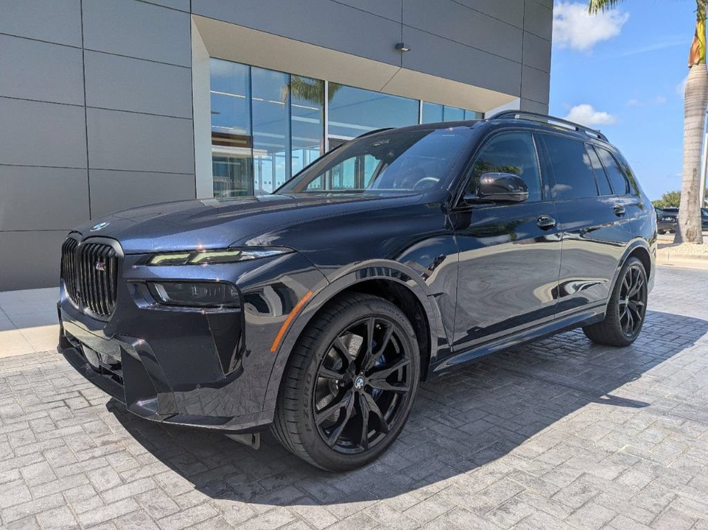 Used 2025 BMW X7 M60i AWD/4WD image 2