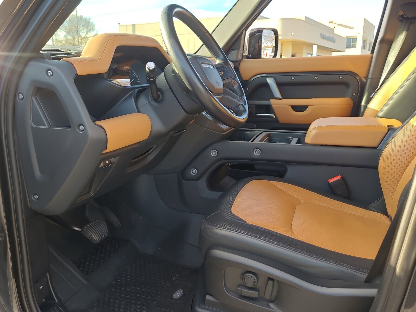 Used 2023 Land Rover Defender 110 X-Dynamic SE image 15