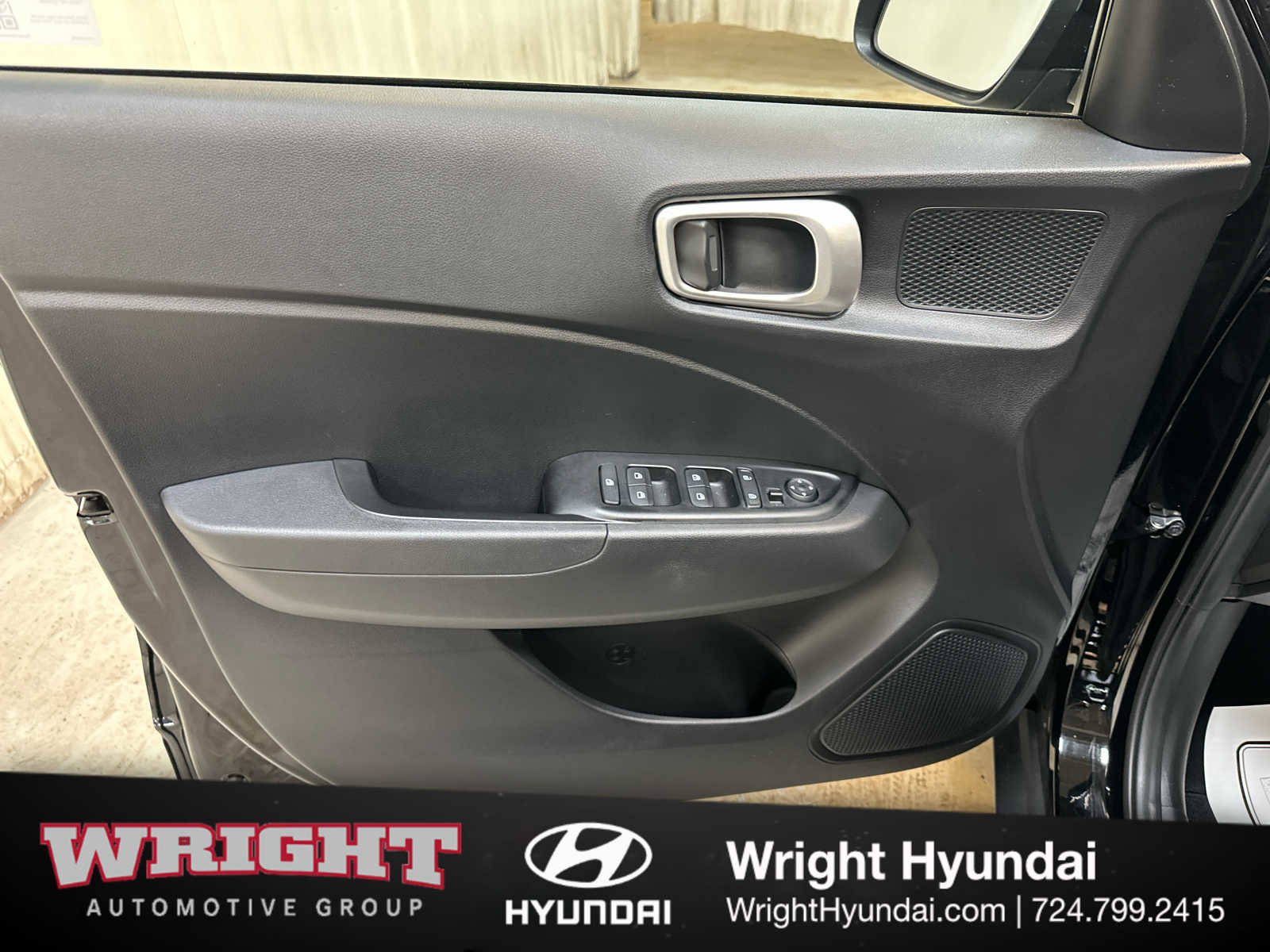 Certified 2025 Hyundai Venue SEL FWD image 9