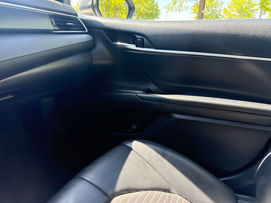 Used 2023 Toyota Camry SE FWD image 19