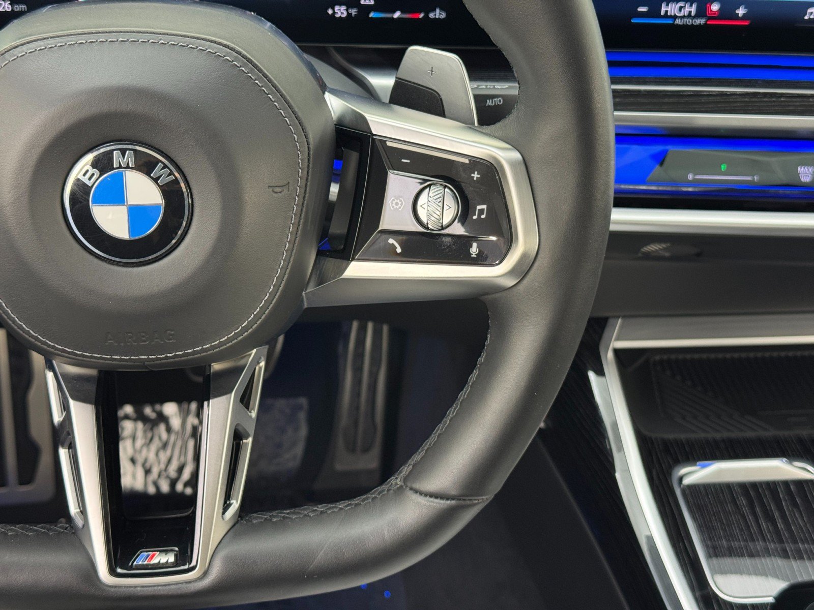 Used 2024 BMW 760i xDrive w/ Premium Package 2 AWD/4WD image 24