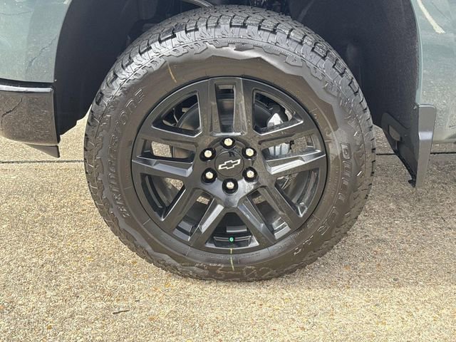 New 2026 Chevrolet Silverado 1500 Custom Trail Boss w/ Turbomax Blackout Package image 4