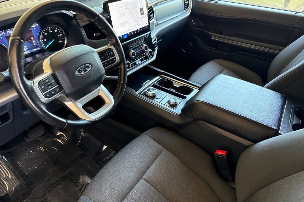 Used 2024 Ford Expedition XLT AWD/4WD image 10