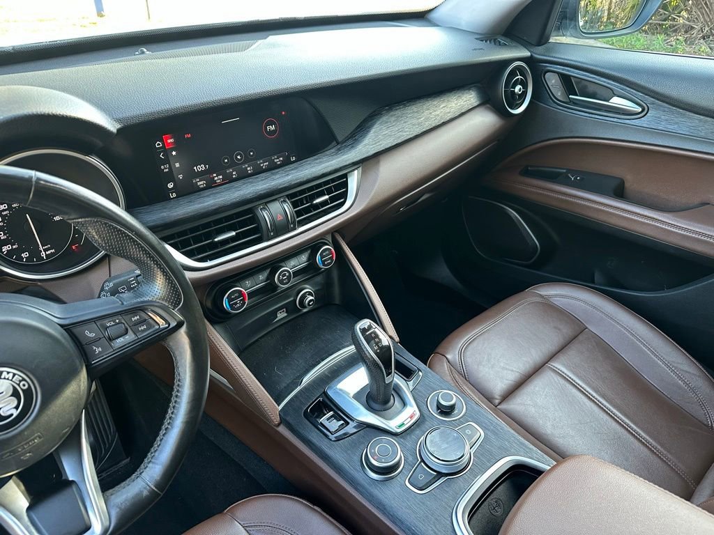 Used 2020 Alfa Romeo Stelvio w/ Nero Edizione image 21
