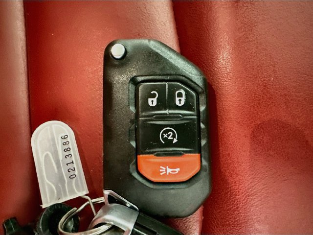 Used 2023 Jeep Wrangler Unlimited Rubicon 4xe AWD/4WD image 17