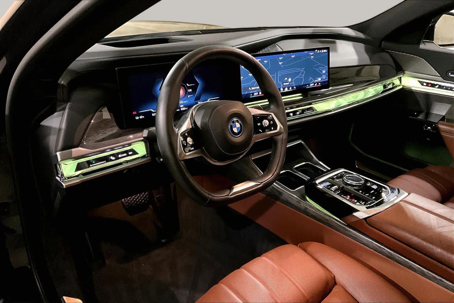 Used 2024 BMW i7 xDrive60 AWD/4WD image 17