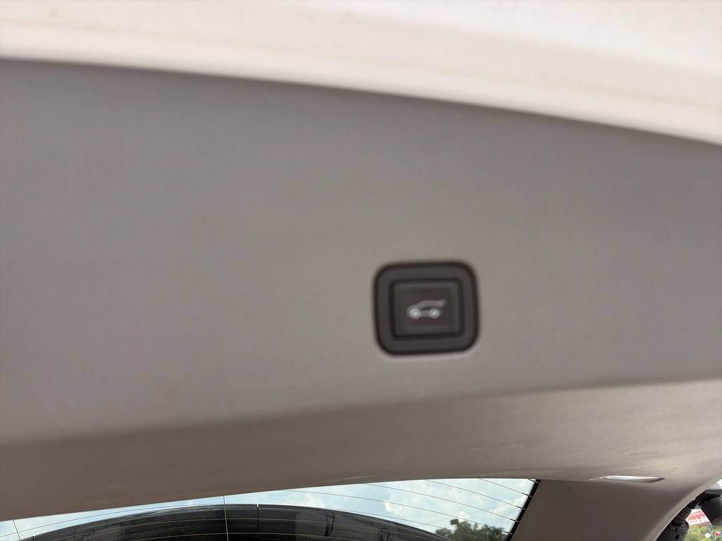 Used 2023 Cadillac XT6 Premium Luxury FWD image 32