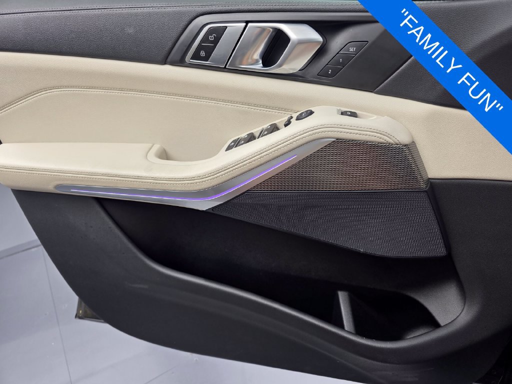 Used 2022 BMW X5 sDrive40i w/ M Sport Package RWD image 25