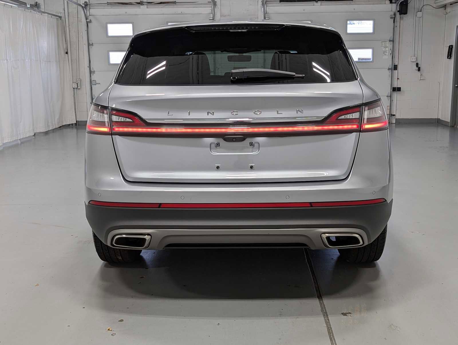 Used 2022 Lincoln Nautilus Standard image 8