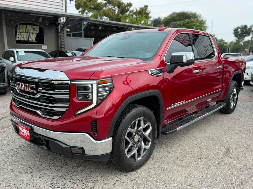 Used 2022 GMC Sierra 1500 SLT w/ SLT Premium Plus Package AWD/4WD image 2