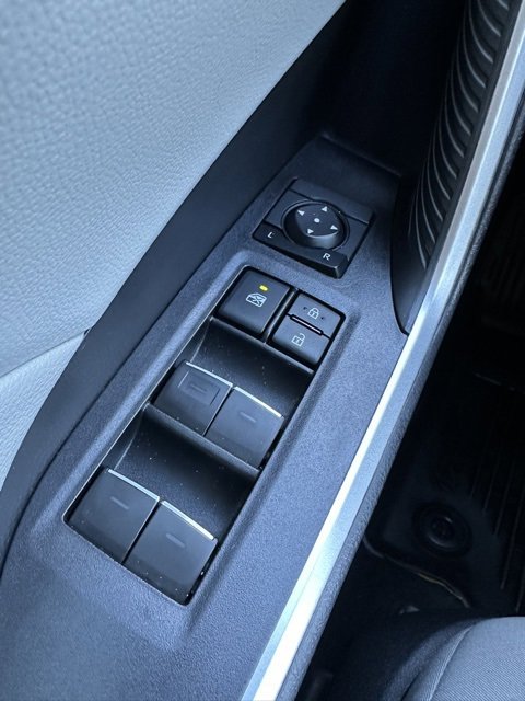 Used 2022 Toyota RAV4 XLE image 18