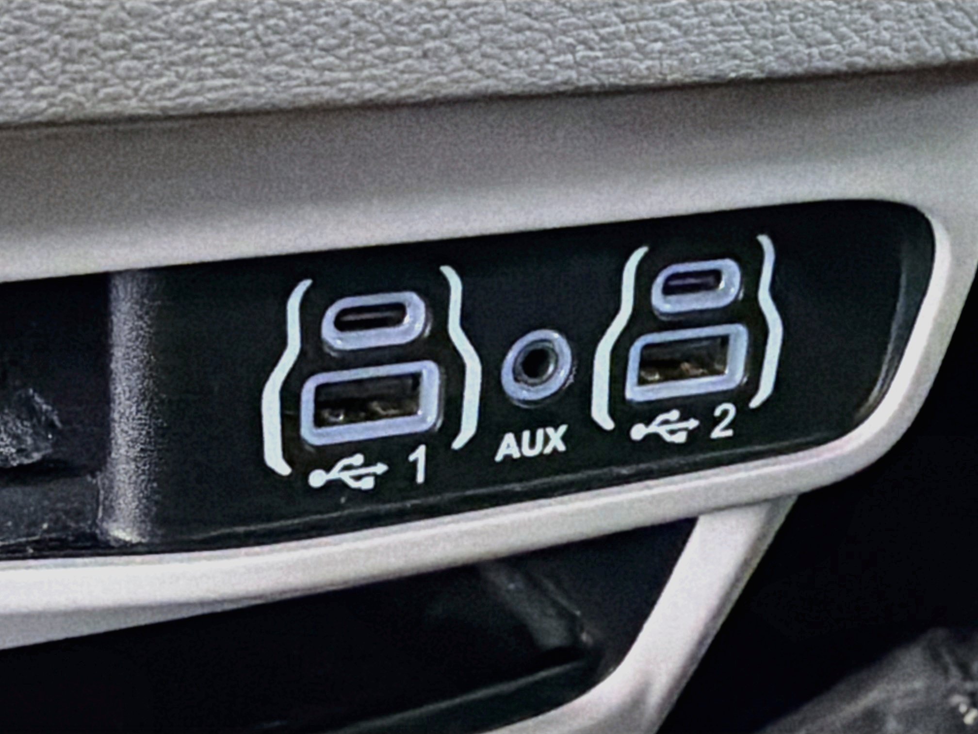 Used 2023 Chrysler Pacifica Touring-L FWD image 25