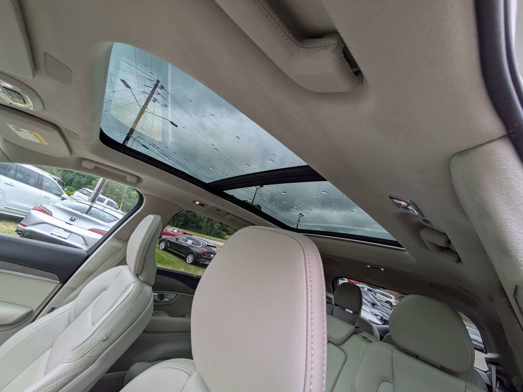 Used 2022 Volvo XC90 T6 Inscription w/ Lounge Package AWD/4WD image 22