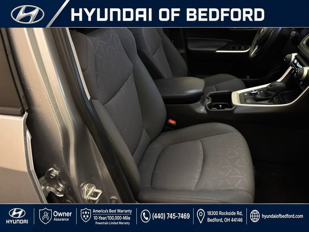 Used 2025 Toyota RAV4 XLE AWD/4WD image 29