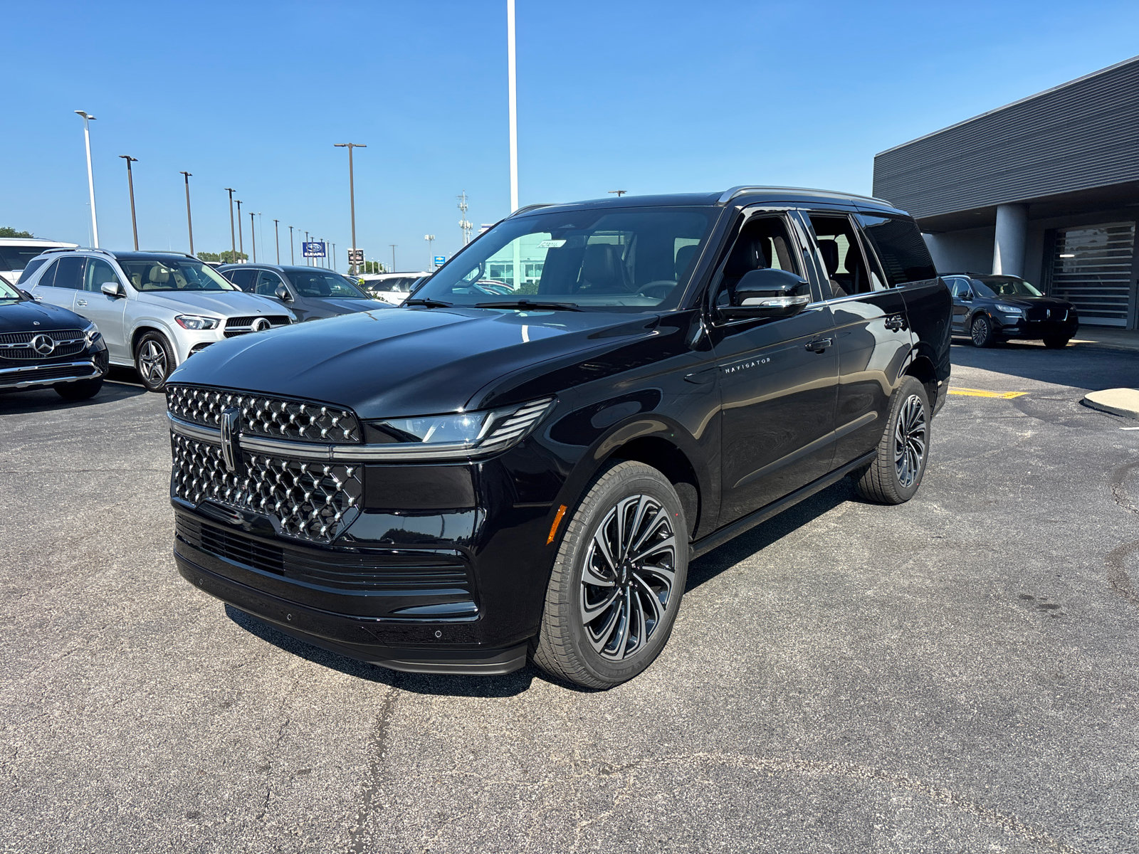 New 2027 Lincoln Navigator Black Label AWD/4WD image 3