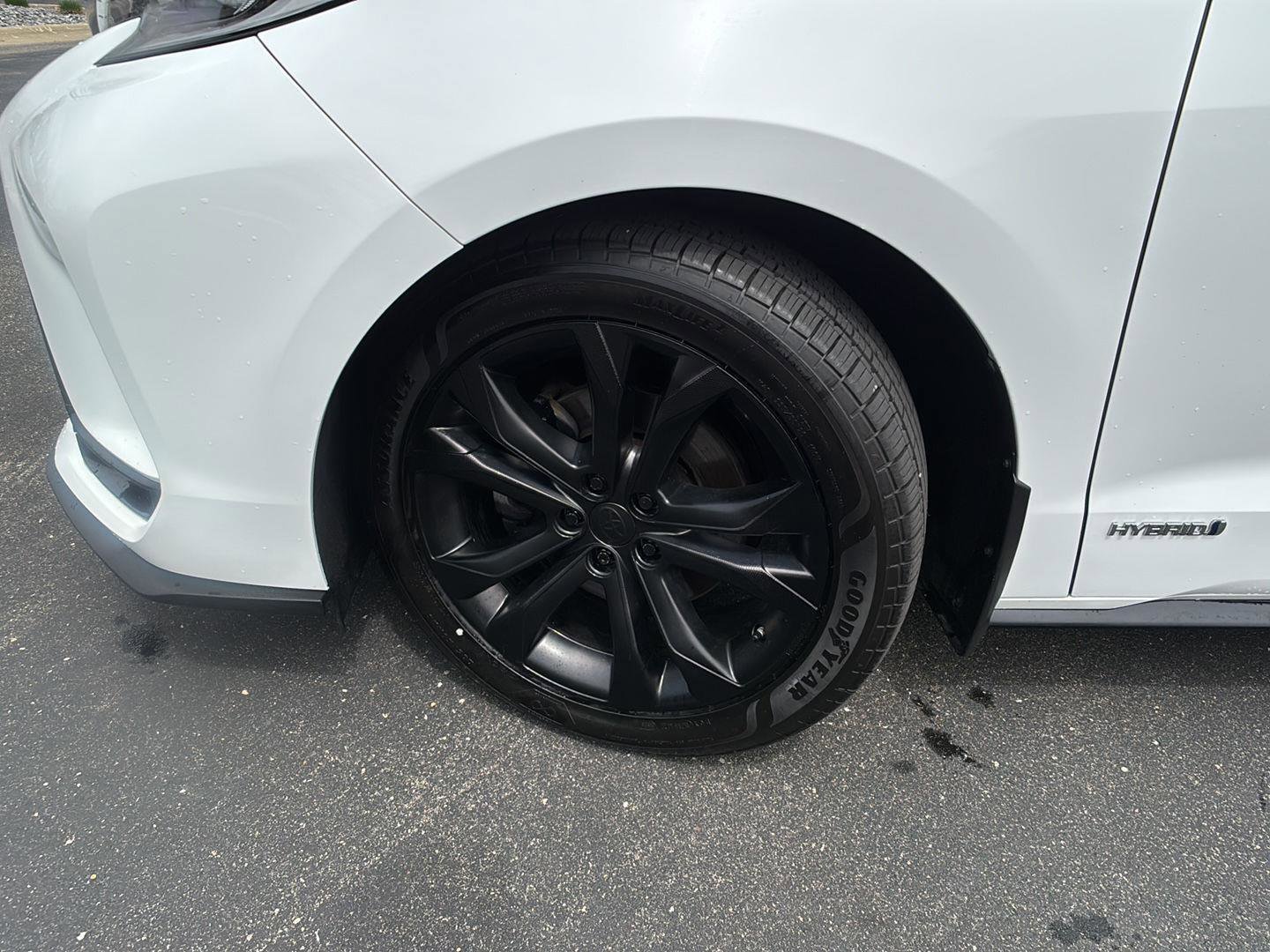 Used 2021 Toyota Sienna XSE w/ XSE Plus Package FWD image 5