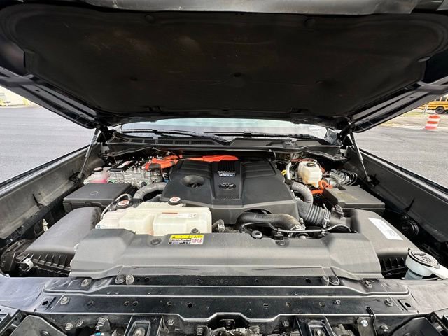 Used 2023 Toyota Tundra Platinum w/ Advanced Package image 16
