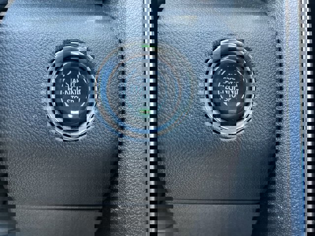 Used 2025 GMC Acadia Elevation image 17