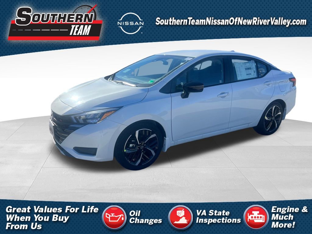 New 2025 Nissan Versa SR w/ Trunk Package