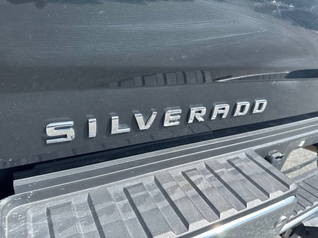 Used 2018 Chevrolet Silverado 3500 LT AWD/4WD image 9