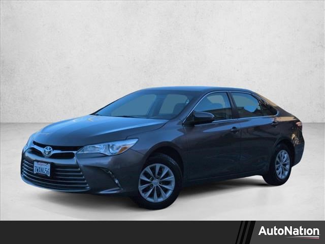 Used 2017 Toyota Camry LE image 1