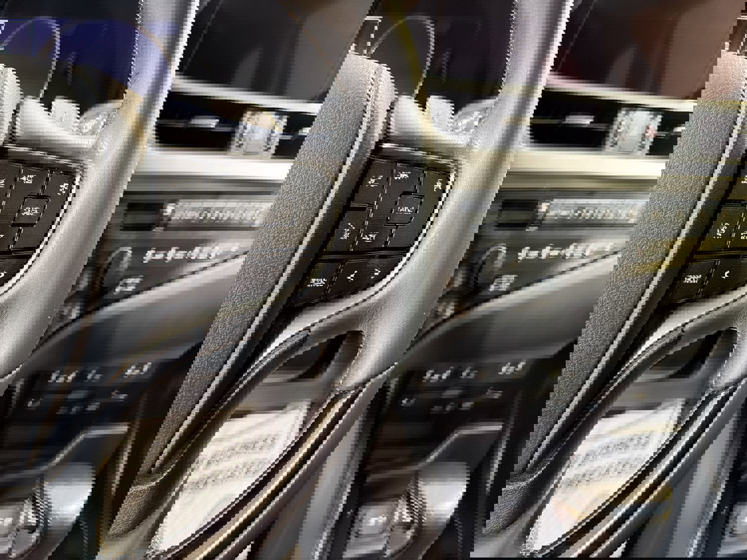 Used 2019 Lexus ES 350 w/ Ultra Luxury Package image 15