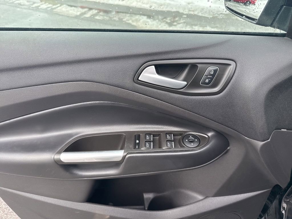 Certified 2019 Ford Escape SE image 18